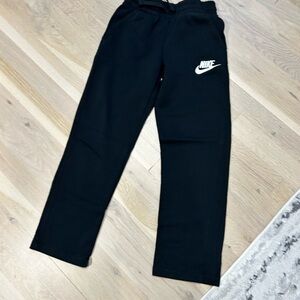 Boys Nike sweatpants YM